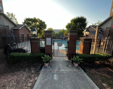 898 Oak Street Sw - Photo Thumbnail 32