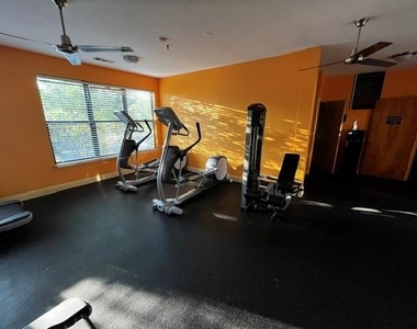 898 Oak Street Sw - Photo Thumbnail 29