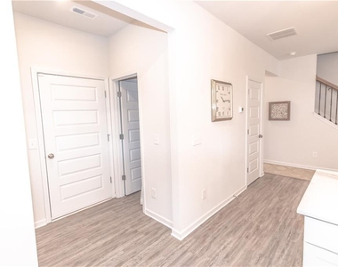 144 Madison Bend - Photo Thumbnail 14