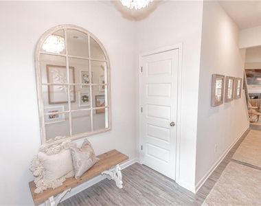 144 Madison Bend - Photo Thumbnail 2