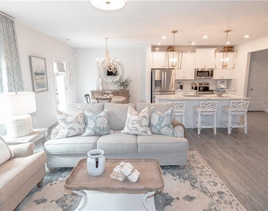 144 Madison Bend - Photo Thumbnail 10