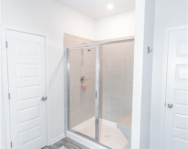 144 Madison Bend - Photo Thumbnail 24