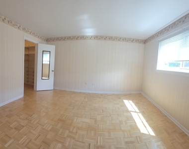 8905 Knight Avenue - Photo Thumbnail 6