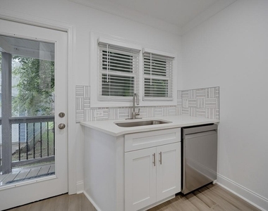 593 Lynnhaven Drive Sw - Photo Thumbnail 14