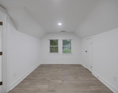 593 Lynnhaven Drive Sw - Photo Thumbnail 23