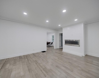 593 Lynnhaven Drive Sw - Photo Thumbnail 1