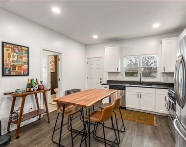 1014 Fern Avenue Se - Photo Thumbnail 12