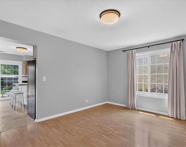 901 Ashford Lane - Photo Thumbnail 16