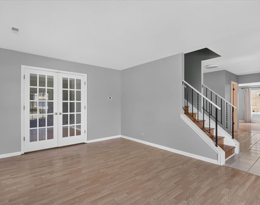 901 Ashford Lane - Photo Thumbnail 8