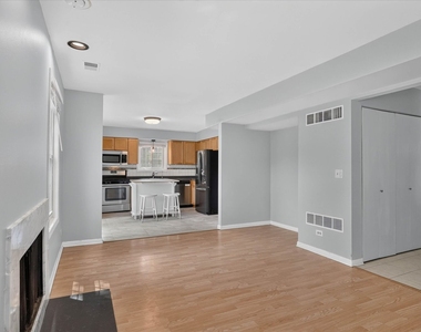 901 Ashford Lane - Photo Thumbnail 12