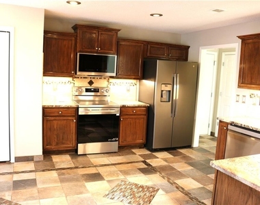 954 Downing Drive - Photo Thumbnail 10