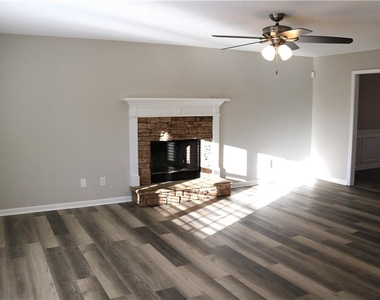 954 Downing Drive - Photo Thumbnail 6