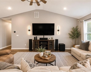 201 Cades Court - Photo Thumbnail 4