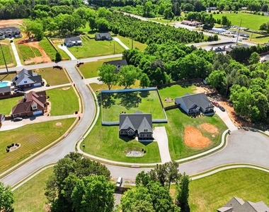 201 Cades Court - Photo Thumbnail 35