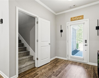 201 Cades Court - Photo Thumbnail 6