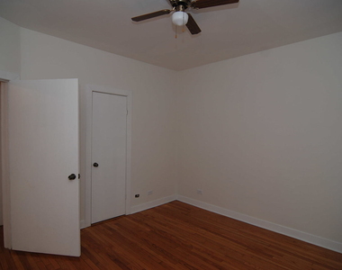 3221 W Division Street - Photo Thumbnail 10