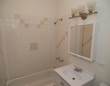 3221 W Division Street - Photo Thumbnail 5