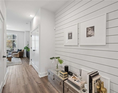 1350 May Avenue Se - Photo Thumbnail 18