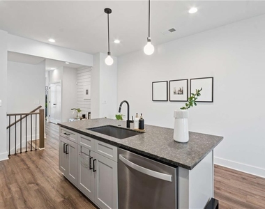 1350 May Avenue Se - Photo Thumbnail 14