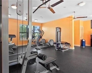 898 Oak Street Sw - Photo Thumbnail 6