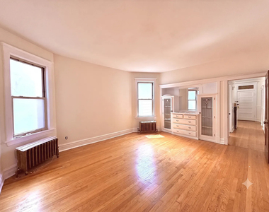 2535 W Eastwood Avenue - Photo Thumbnail 2