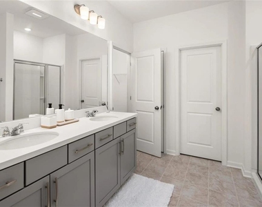 1610 Wellston Drive - Photo Thumbnail 13