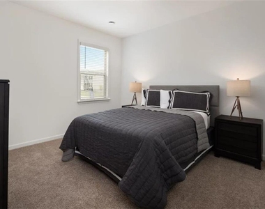 1610 Wellston Drive - Photo Thumbnail 9