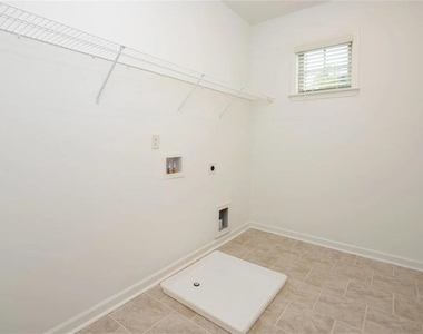 1610 Wellston Drive - Photo Thumbnail 14