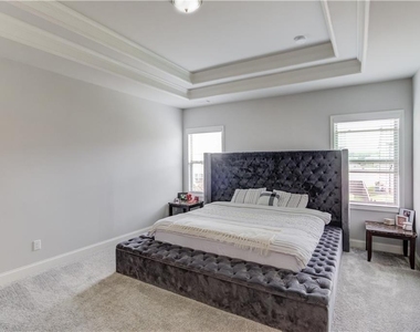 404 Henson Farm Drive - Photo Thumbnail 17