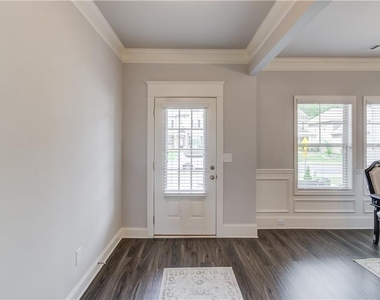 404 Henson Farm Drive - Photo Thumbnail 7