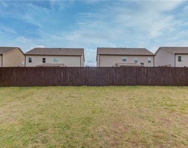 404 Henson Farm Drive - Photo Thumbnail 34