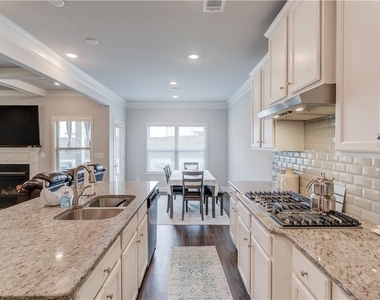 404 Henson Farm Drive - Photo Thumbnail 11