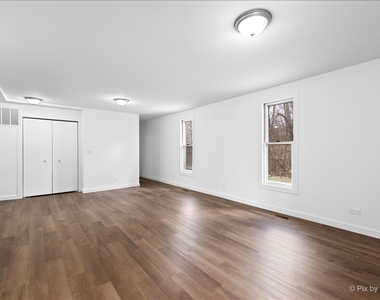 544 N Hainesville Road - Photo Thumbnail 4