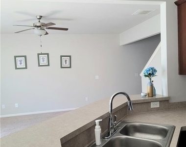 76 Greenfield Drive - Photo Thumbnail 4