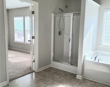 76 Greenfield Drive - Photo Thumbnail 14