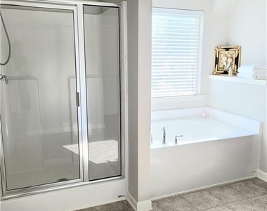 76 Greenfield Drive - Photo Thumbnail 13