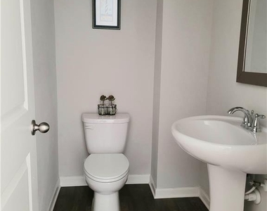 76 Greenfield Drive - Photo Thumbnail 9