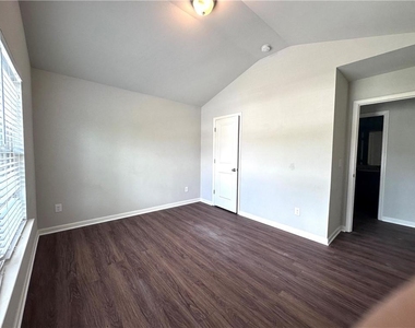 76 Greenfield Drive - Photo Thumbnail 19