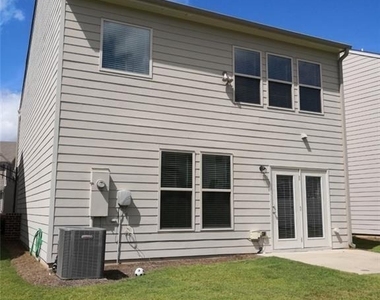 76 Greenfield Drive - Photo Thumbnail 17