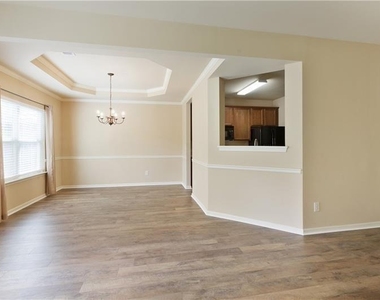 302 Alcovy Way - Photo Thumbnail 2