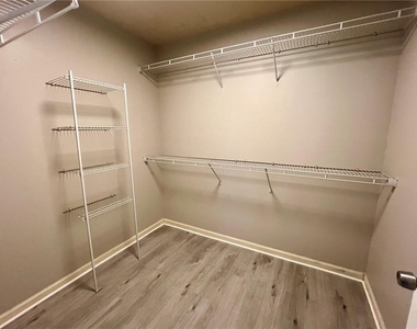 302 Alcovy Way - Photo Thumbnail 11