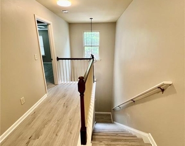 302 Alcovy Way - Photo Thumbnail 7