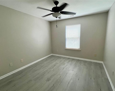 302 Alcovy Way - Photo Thumbnail 14