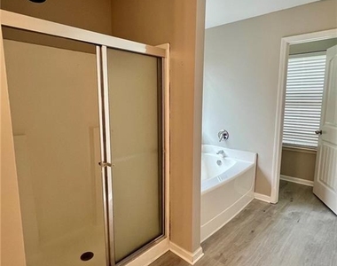 302 Alcovy Way - Photo Thumbnail 10