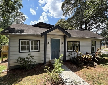 2469 Glynn Drive Se - Photo Thumbnail 1