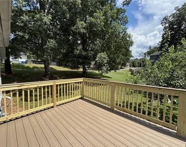 2469 Glynn Drive Se - Photo Thumbnail 4