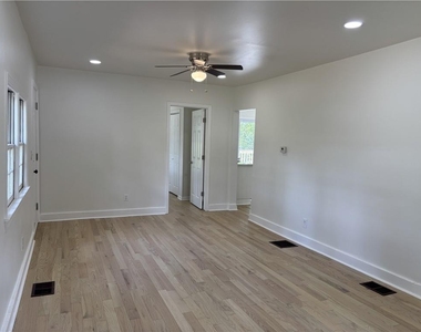 2469 Glynn Drive Se - Photo Thumbnail 17