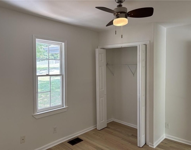 2469 Glynn Drive Se - Photo Thumbnail 18