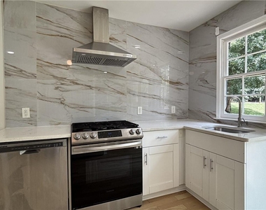 2469 Glynn Drive Se - Photo Thumbnail 9