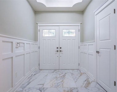 3924 Ashford Dunwoody Road Ne - Photo Thumbnail 3